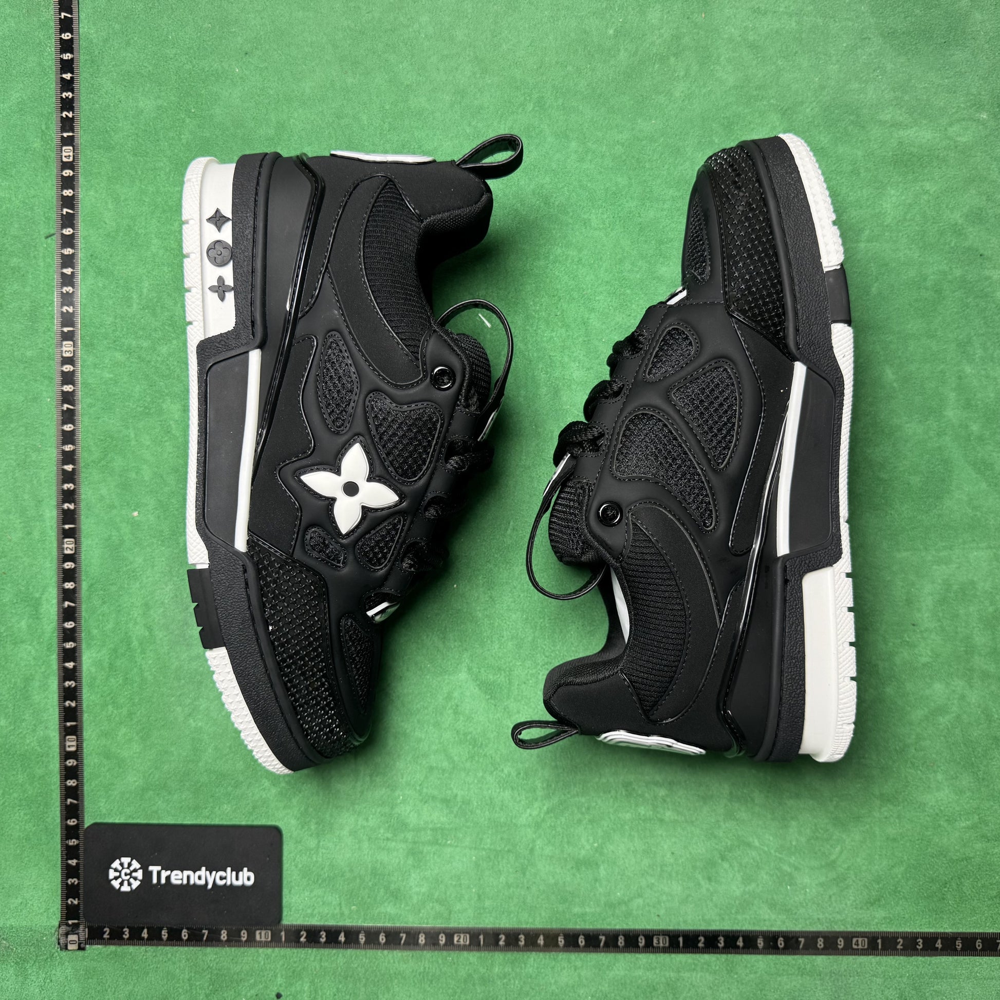 LOUIS VUITTON - LV SKATE