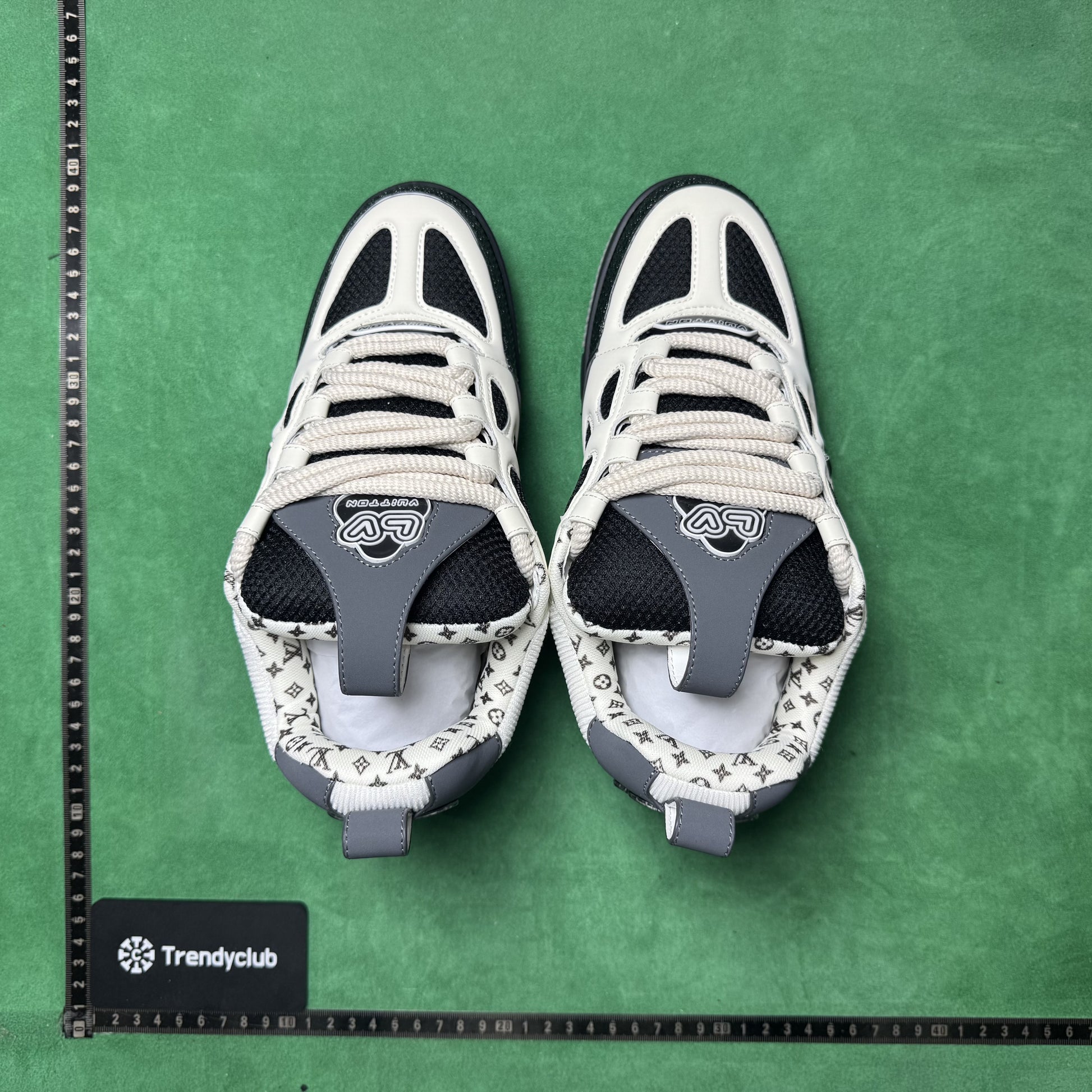 LOUIS VUITTON - LV SKATE