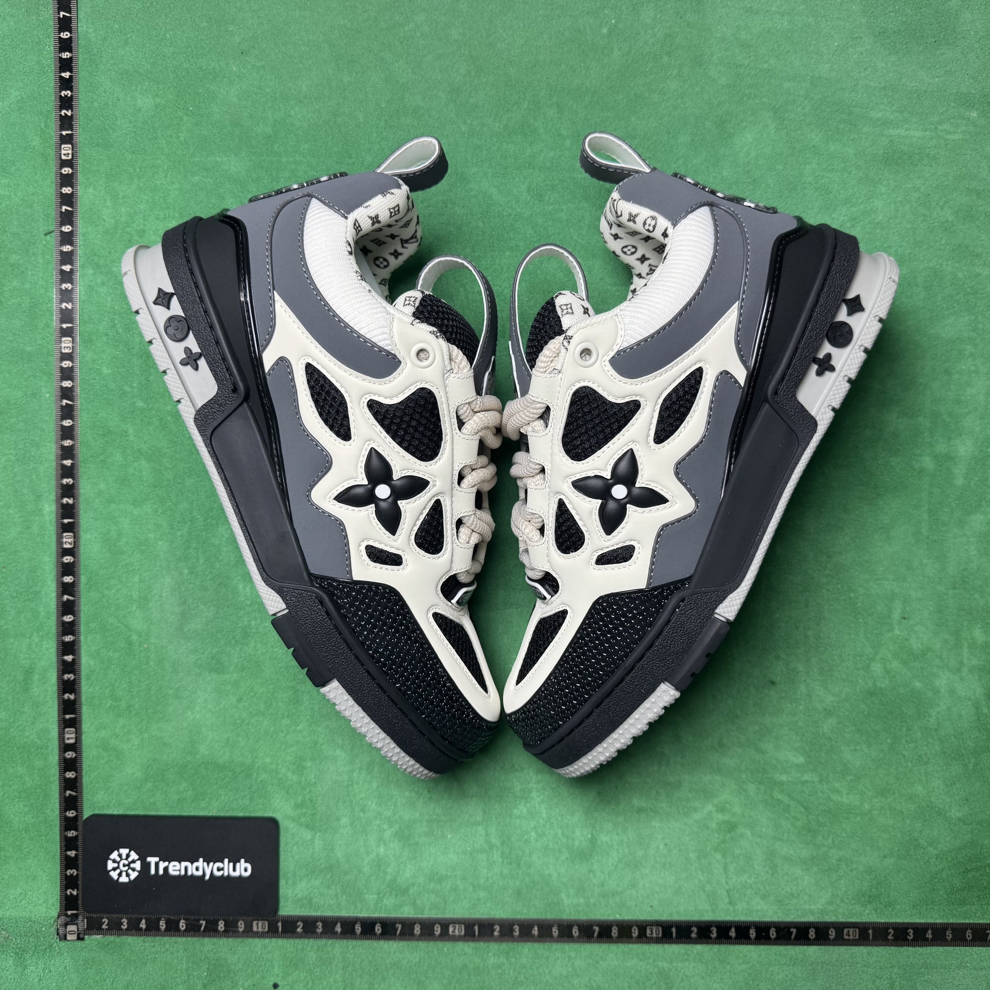 LOUIS VUITTON - LV SKATE