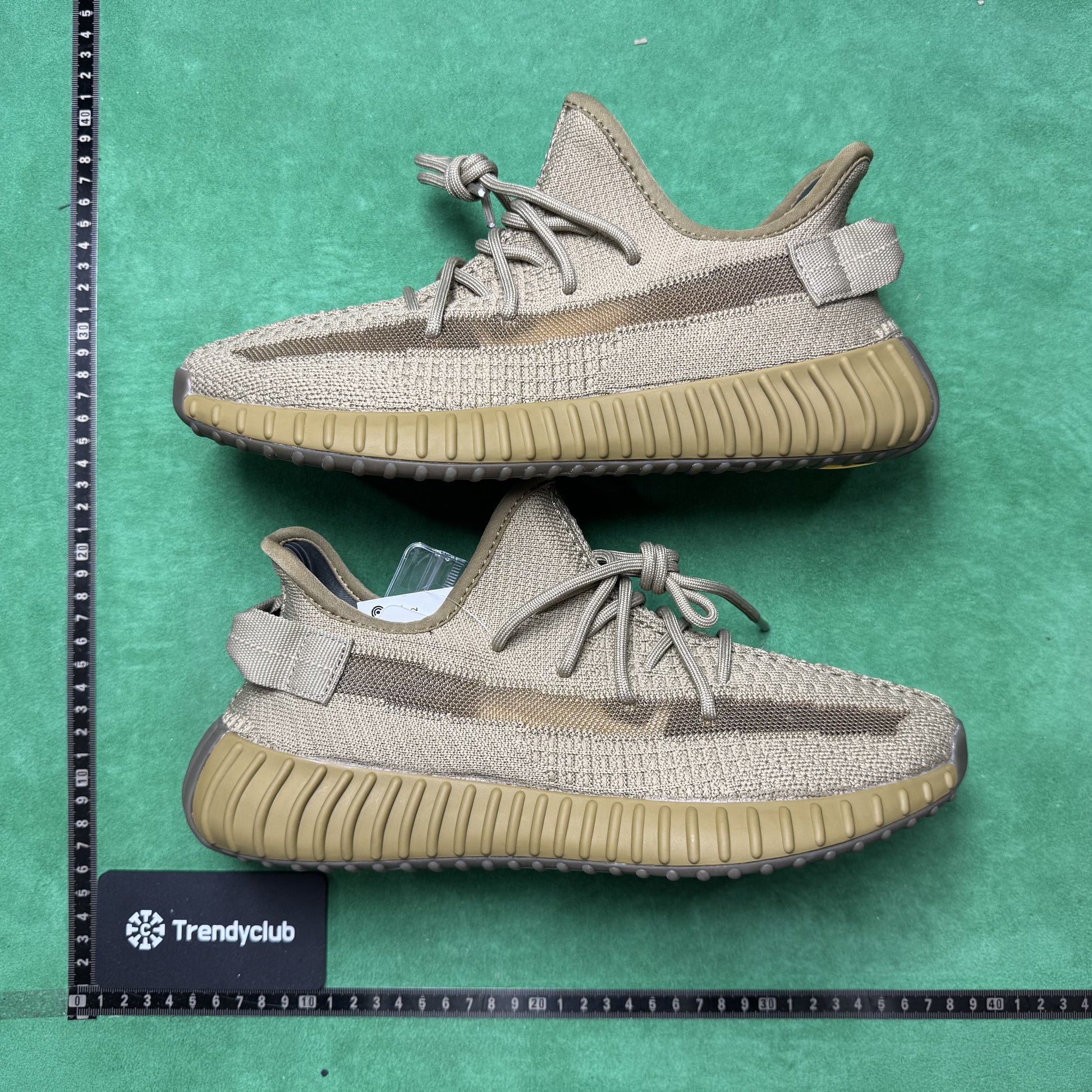 YEEZY 350 V2 - EARTH