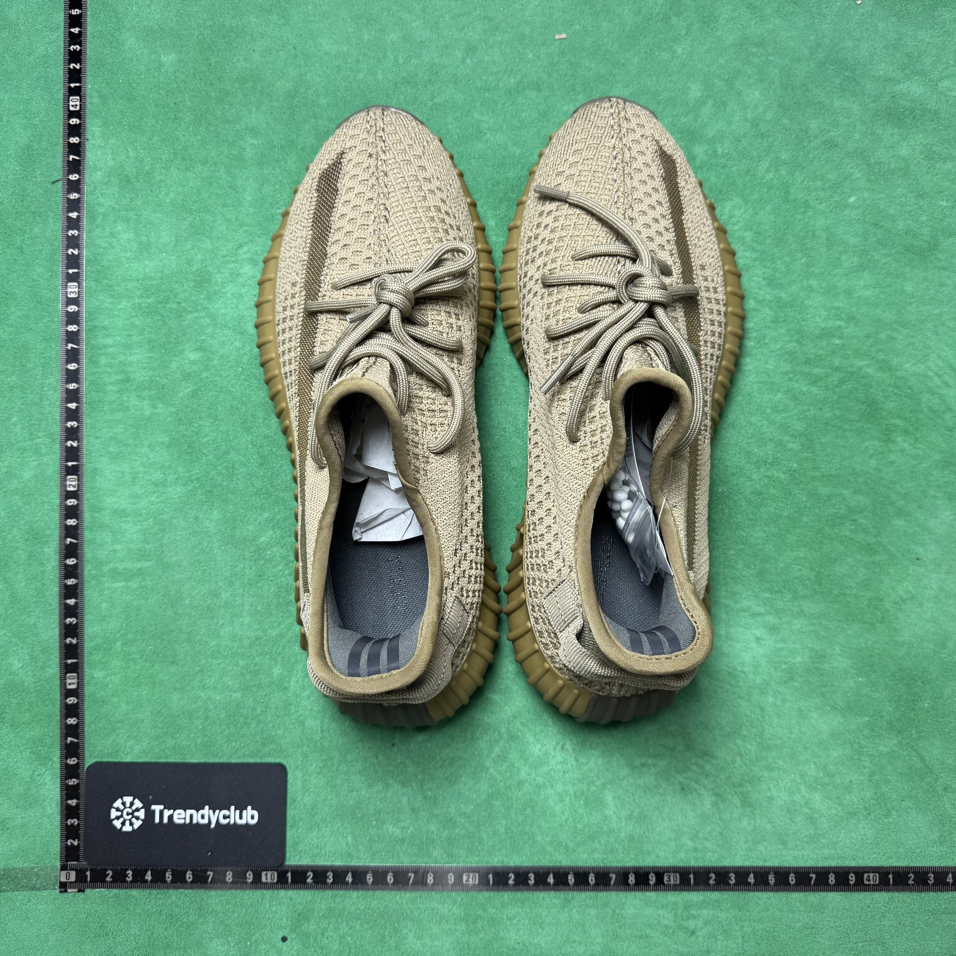 YEEZY 350 V2 - EARTH