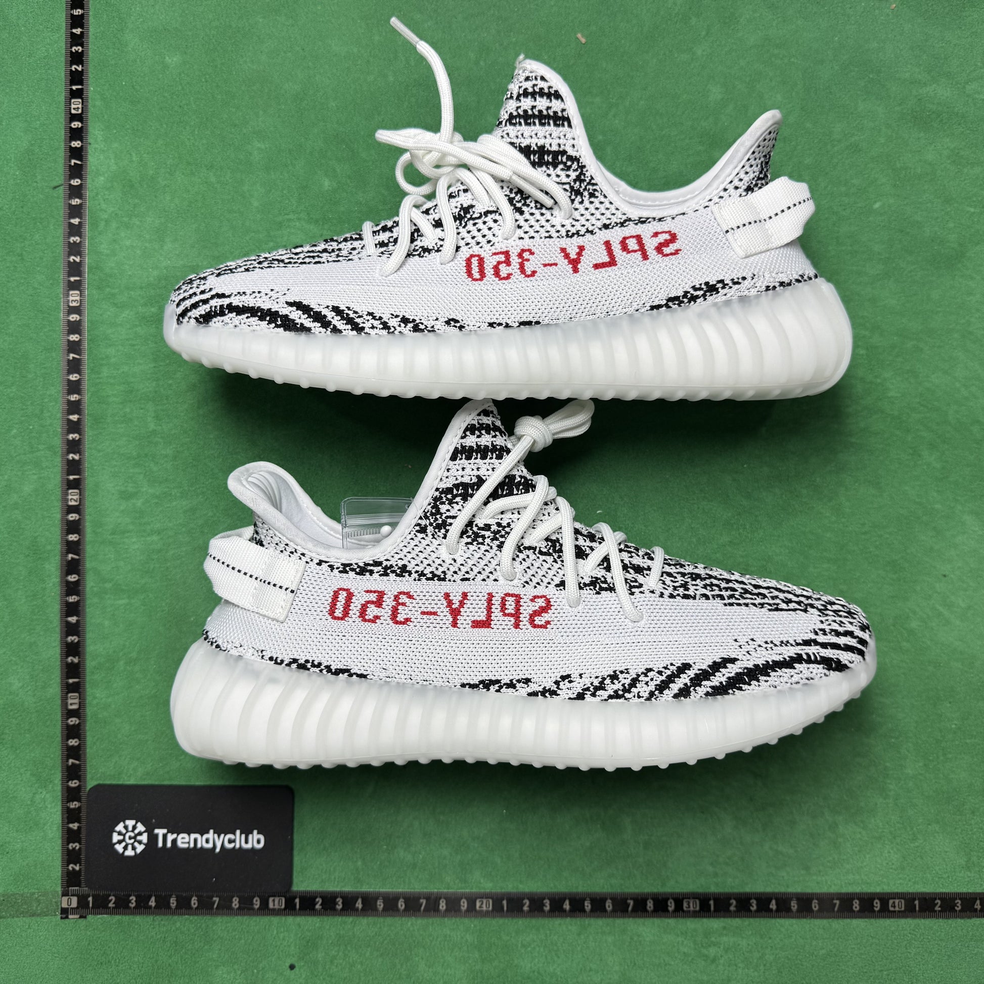 YEEZY 350 V2 - ZEBRA
