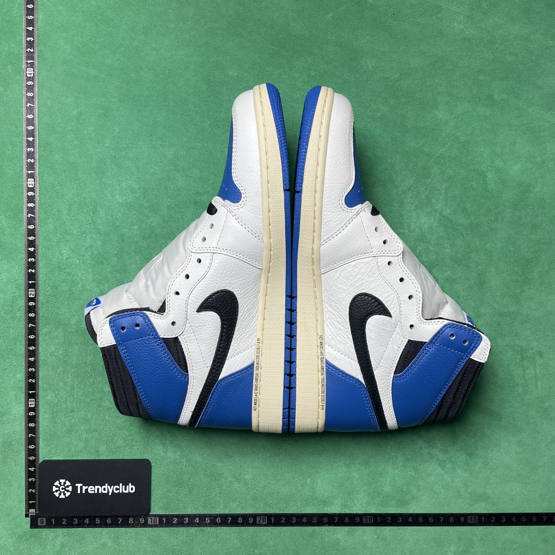 NIKE JORDAN 1 X FRAGMENT X TRAVIS SCOTT