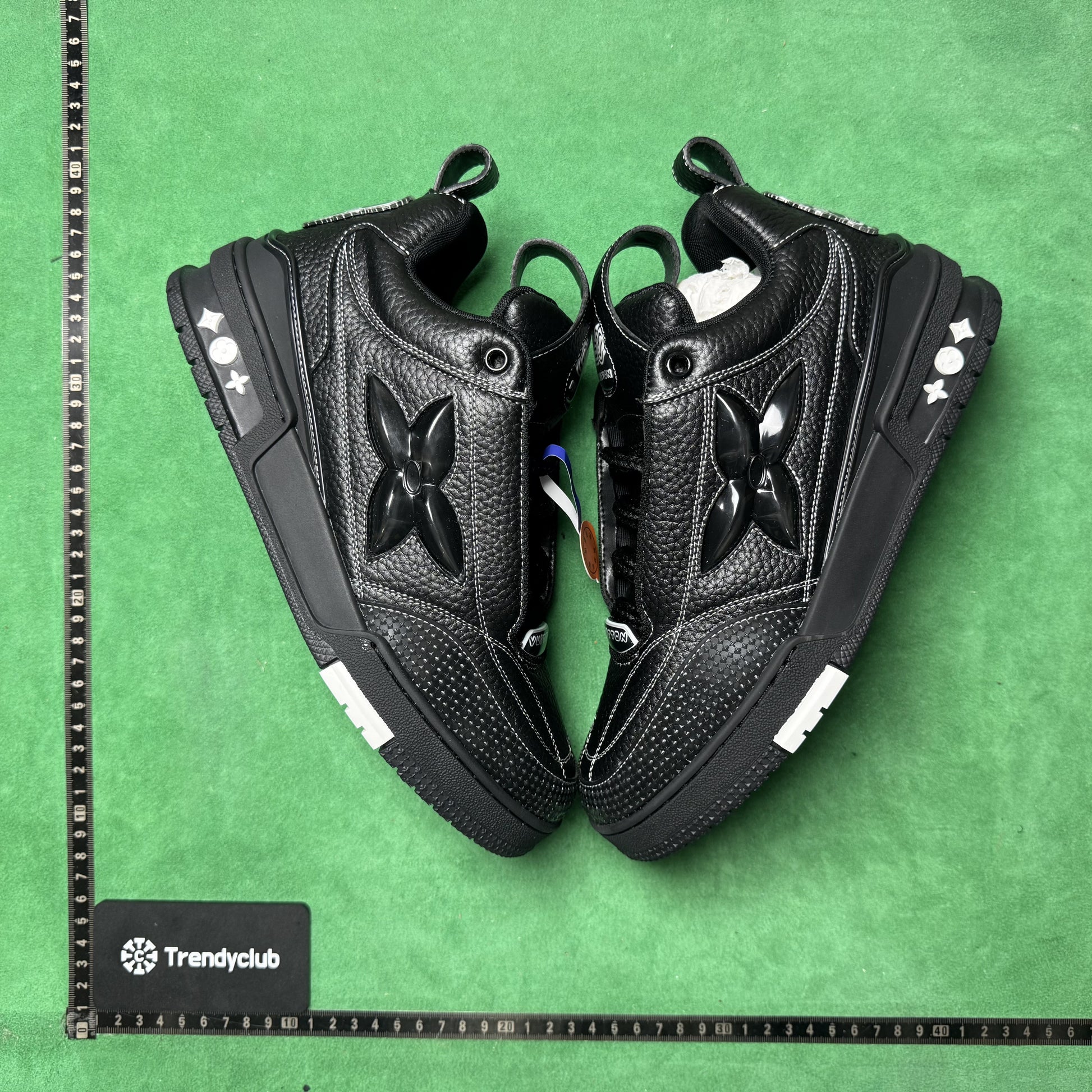 LOUIS VUITTON - LV SKATE