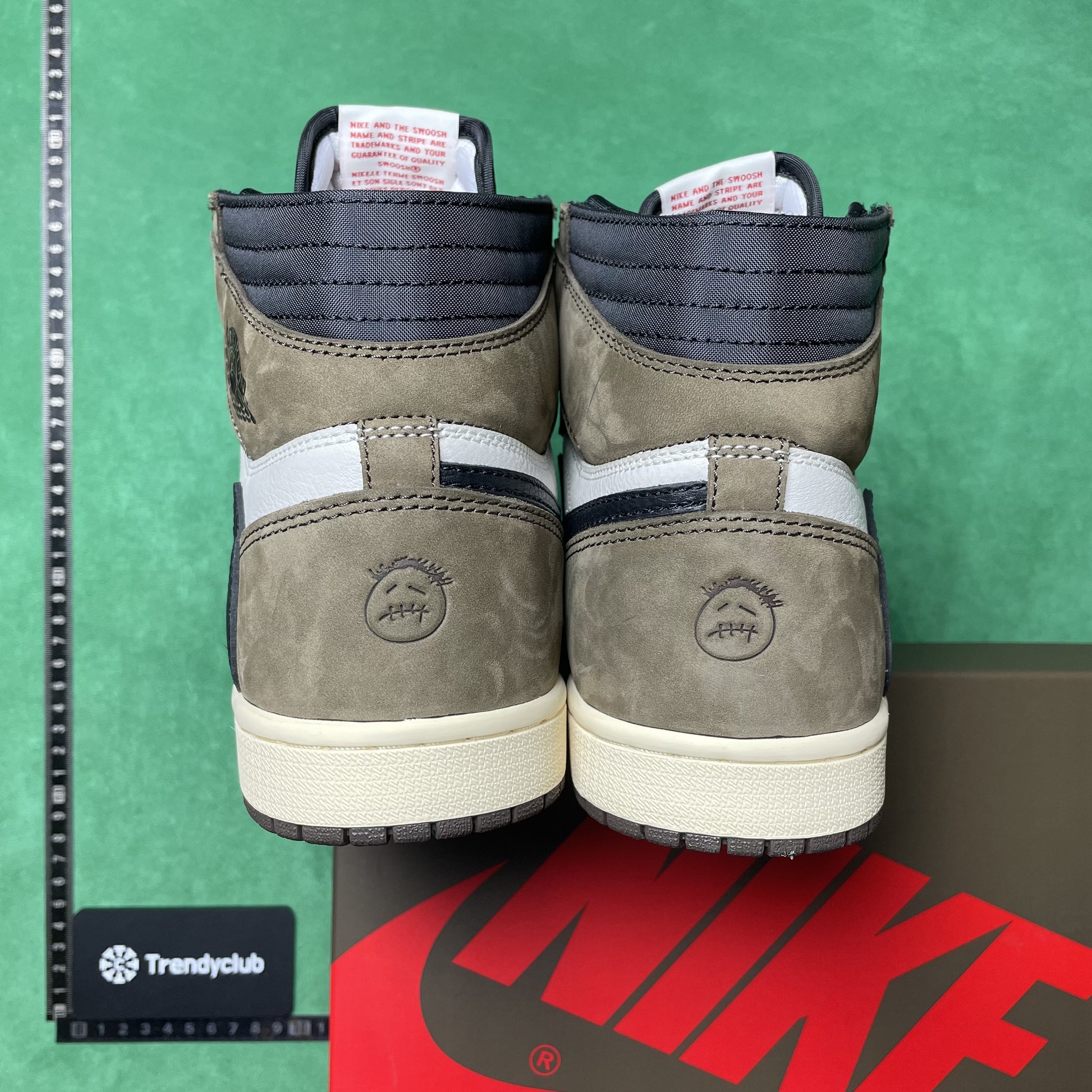NIKE JORDAN 1 X TRAVIS SCOTT - MOCHA