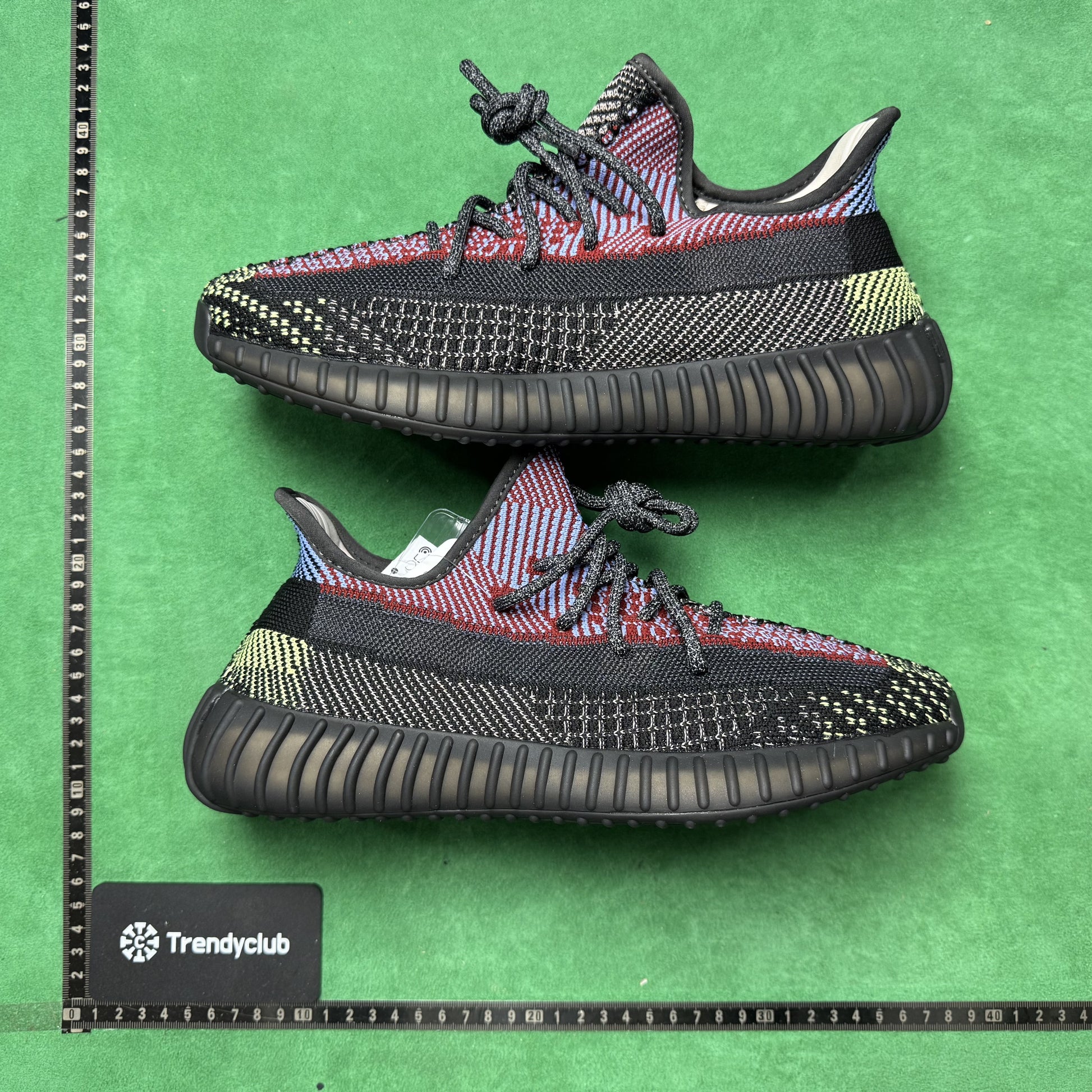 YEEZY 350 V2 - YECHERIL