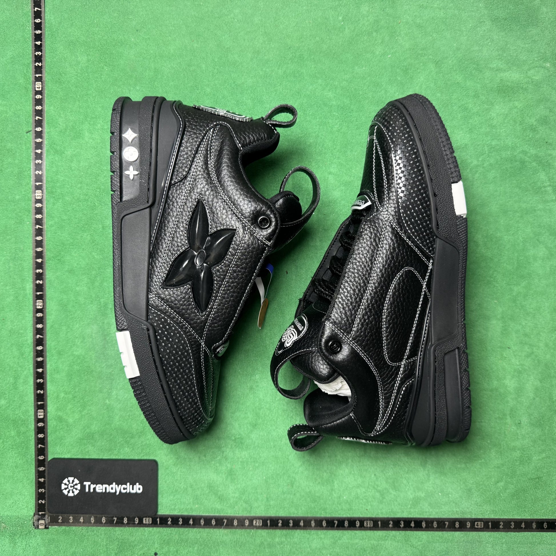 LOUIS VUITTON - LV SKATE