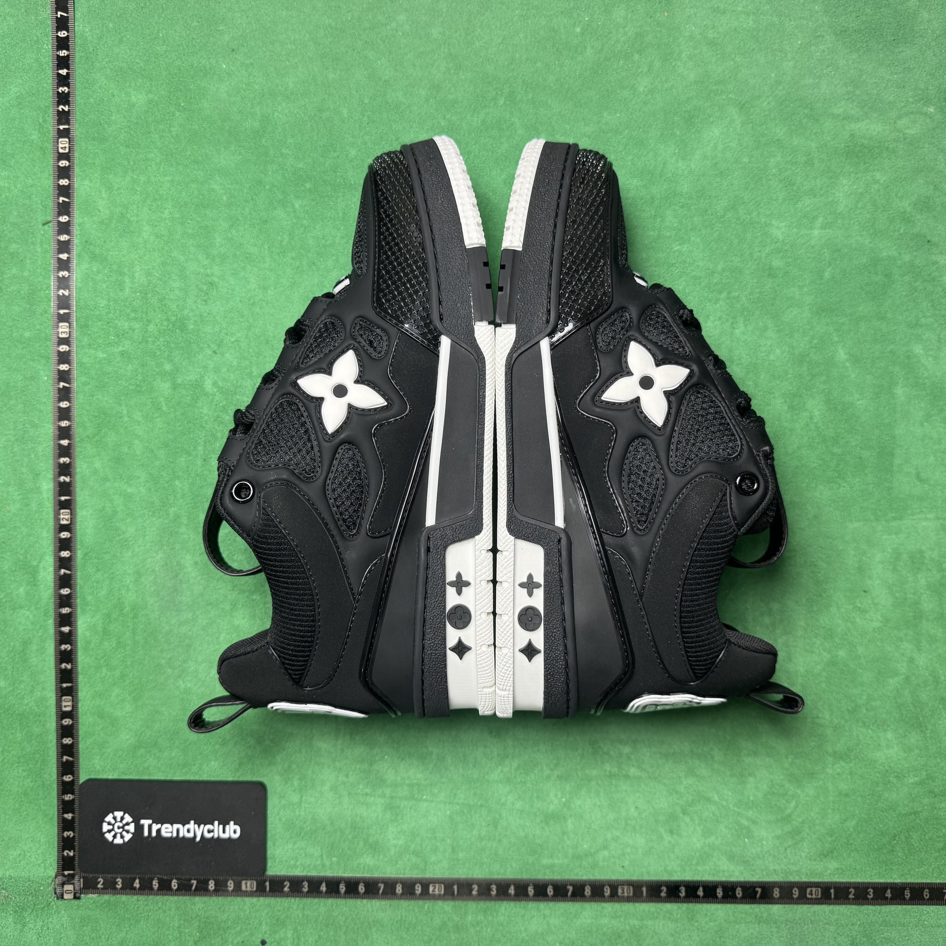 LOUIS VUITTON - LV SKATE