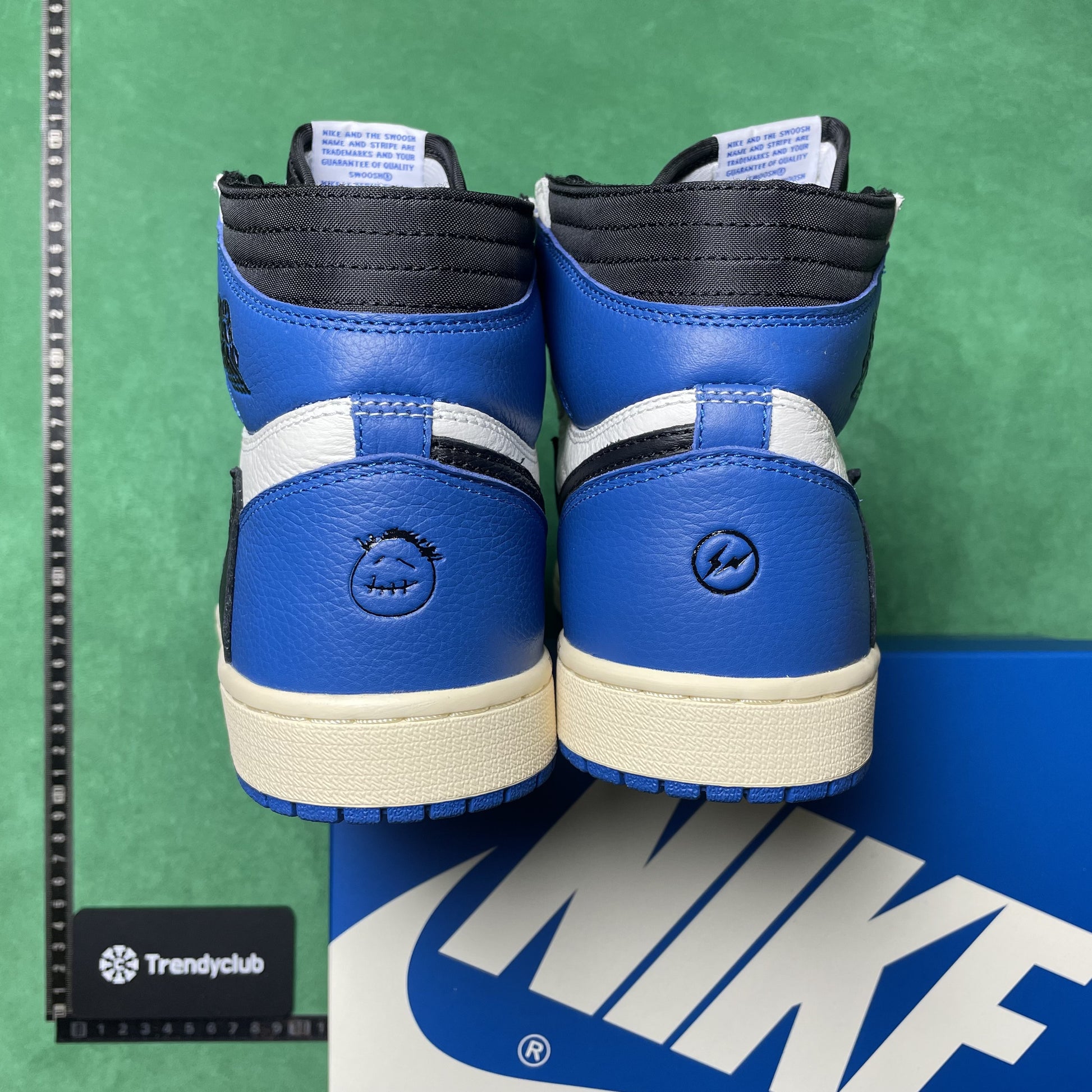 NIKE JORDAN 1 X FRAGMENT X TRAVIS SCOTT