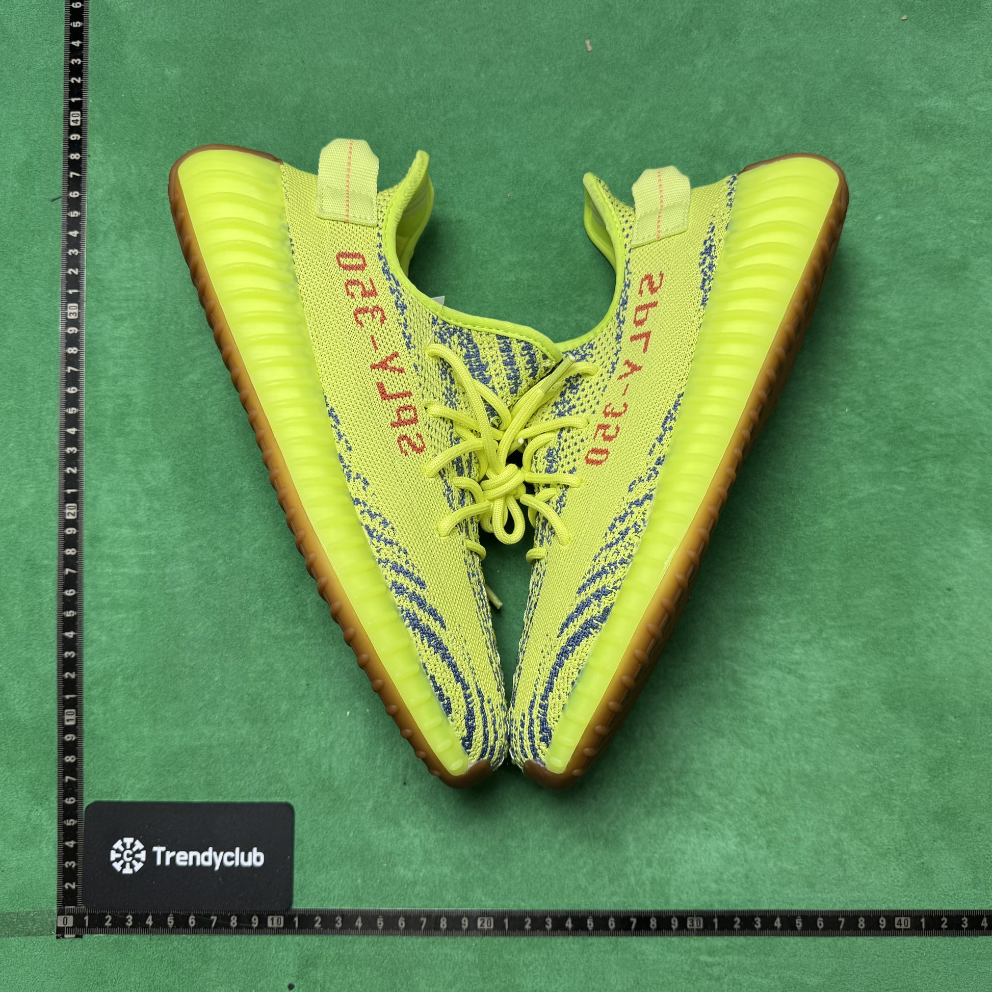 YEEZY 350 V2 - SEMI FROZEN