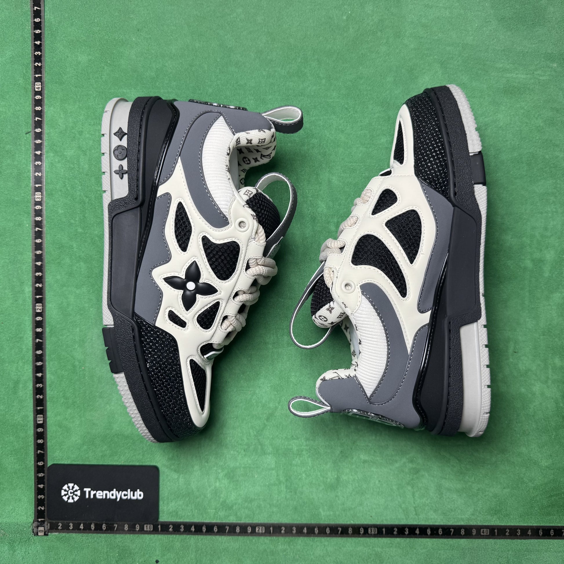 LOUIS VUITTON - LV SKATE