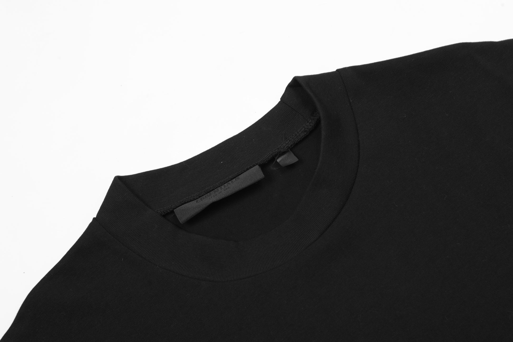 Playera ESSENTIALS