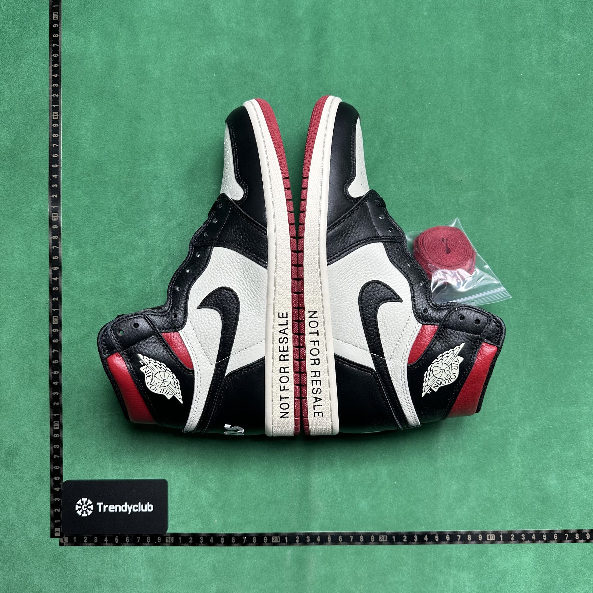 NIKE JORDAN 1 - NOT FOR RESALE