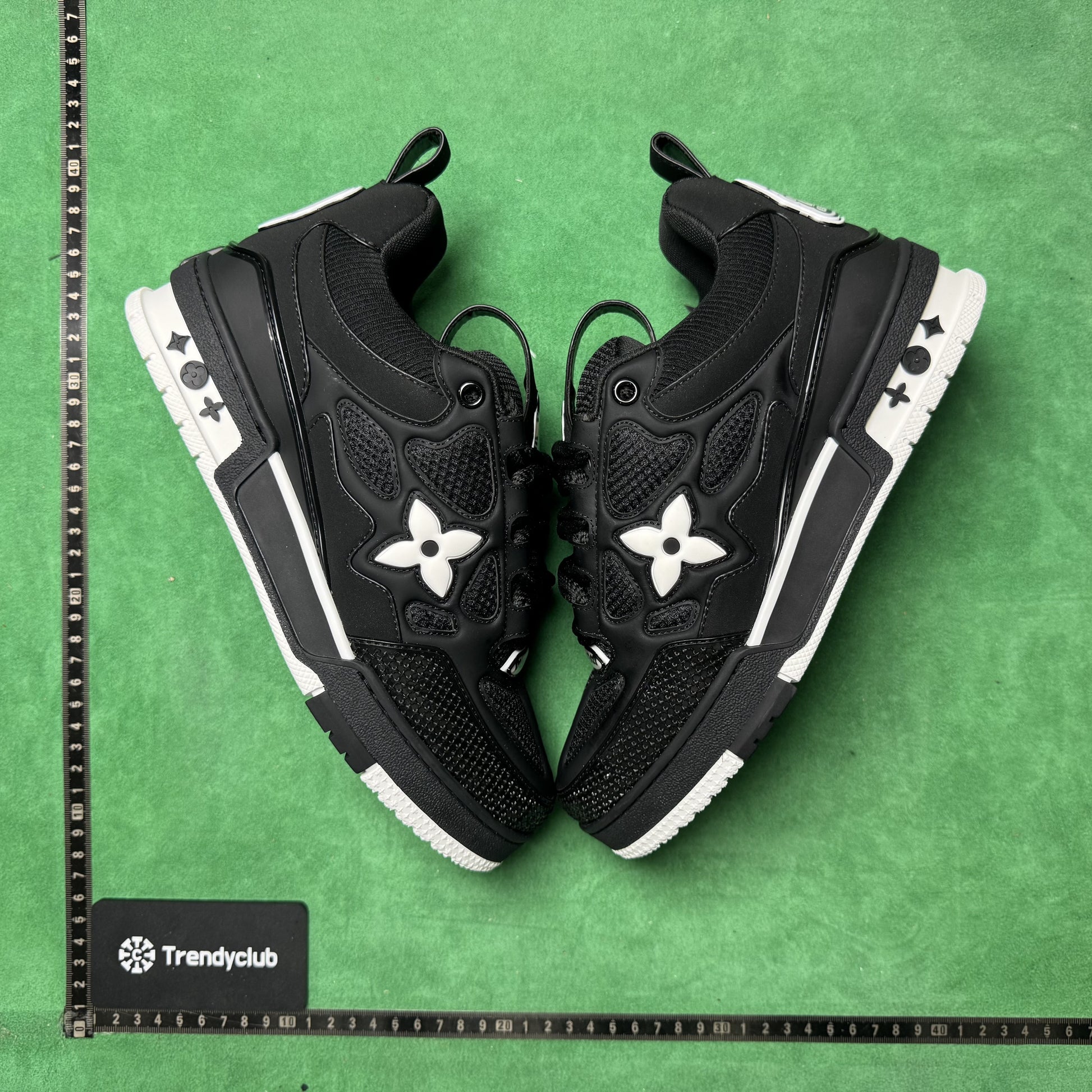 LOUIS VUITTON - LV SKATE