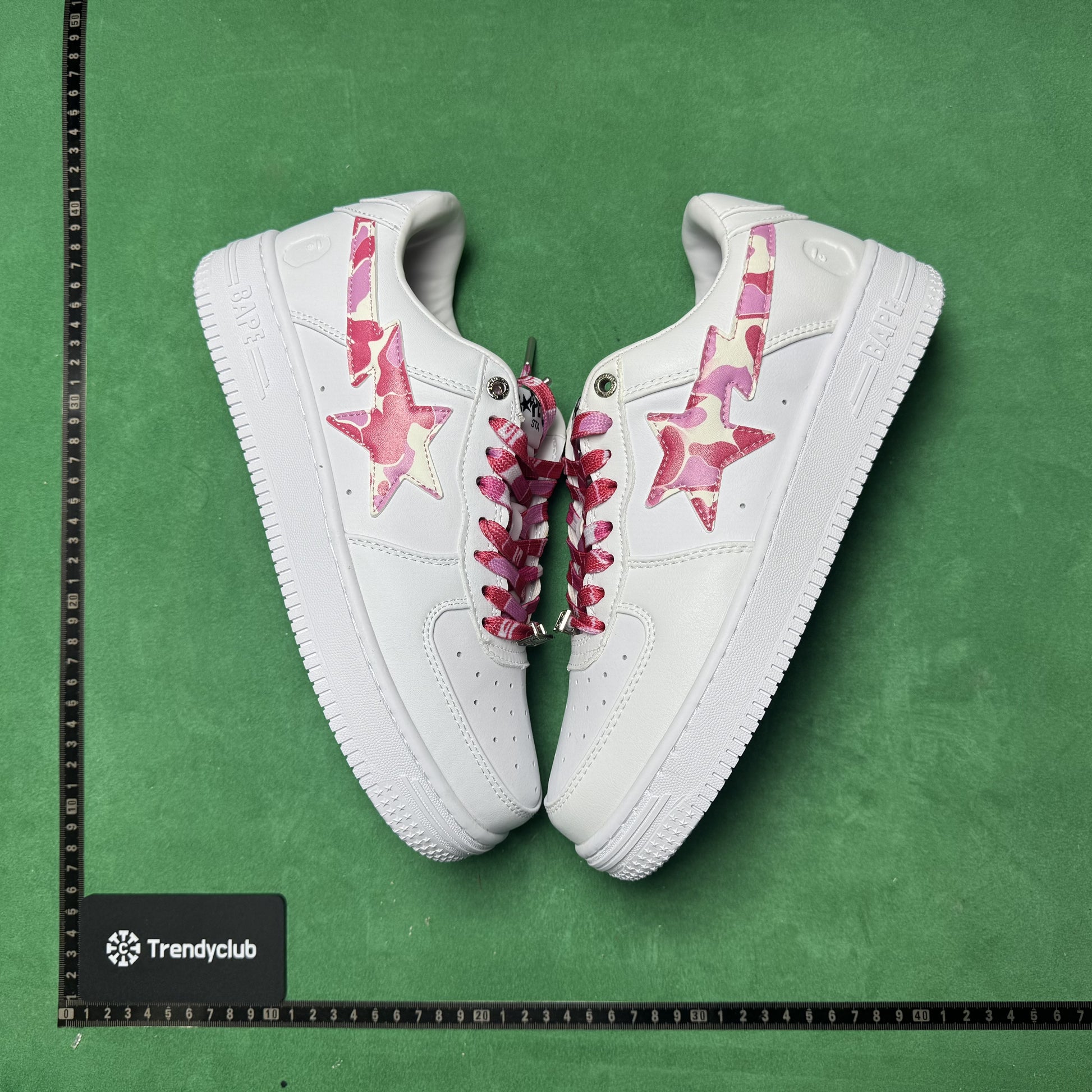 BAPE STA - WHITE CAMO PINK