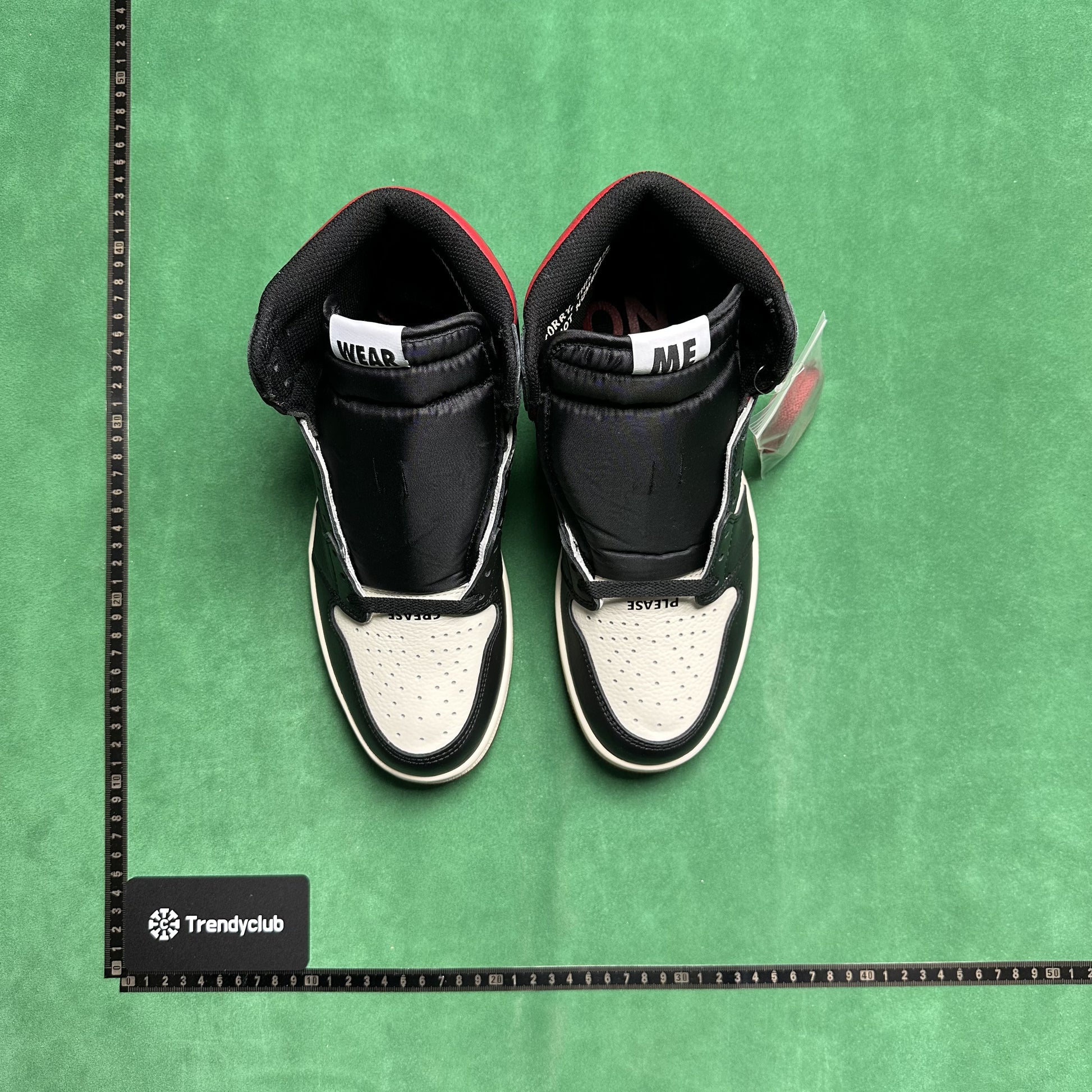 NIKE JORDAN 1 - NOT FOR RESALE