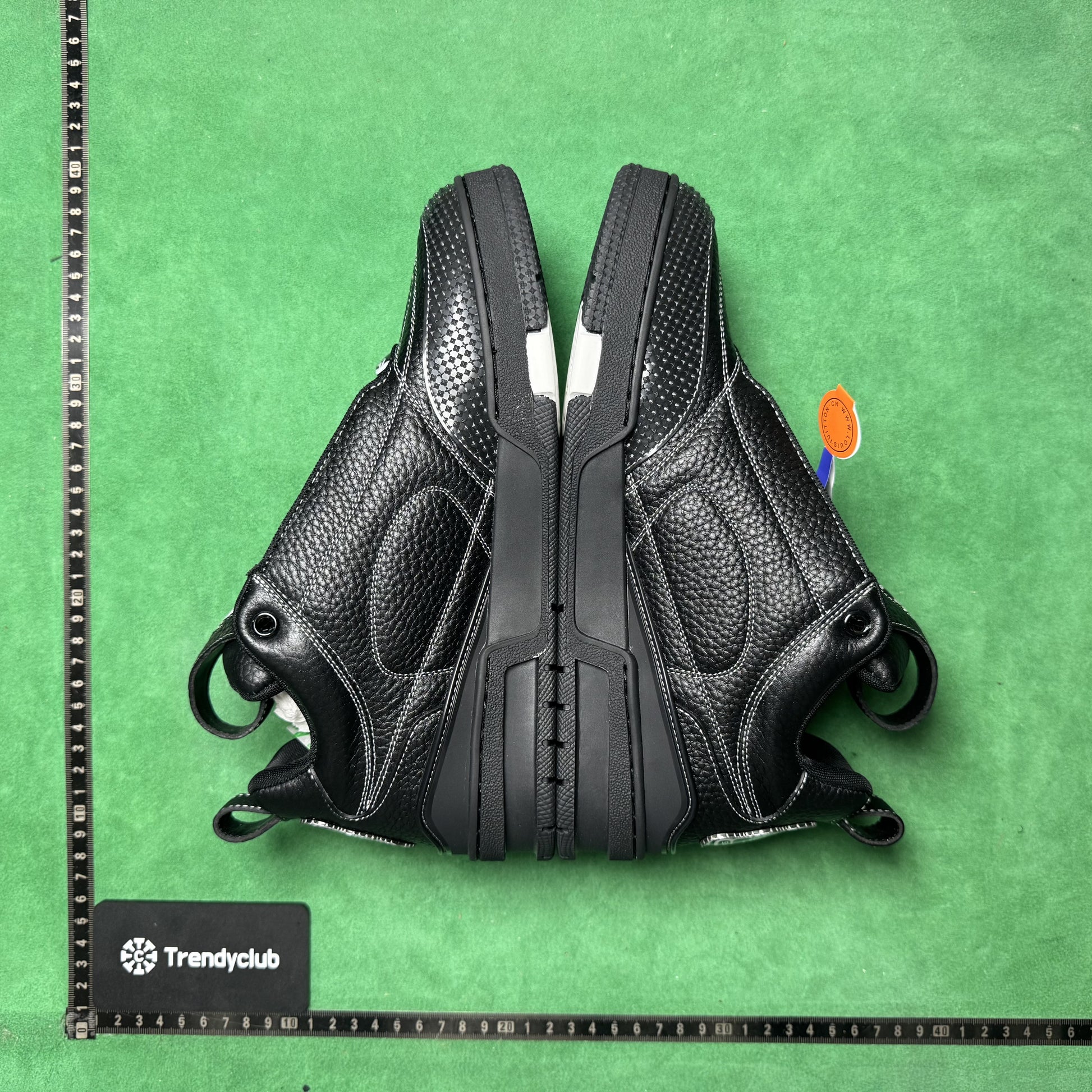 LOUIS VUITTON - LV SKATE