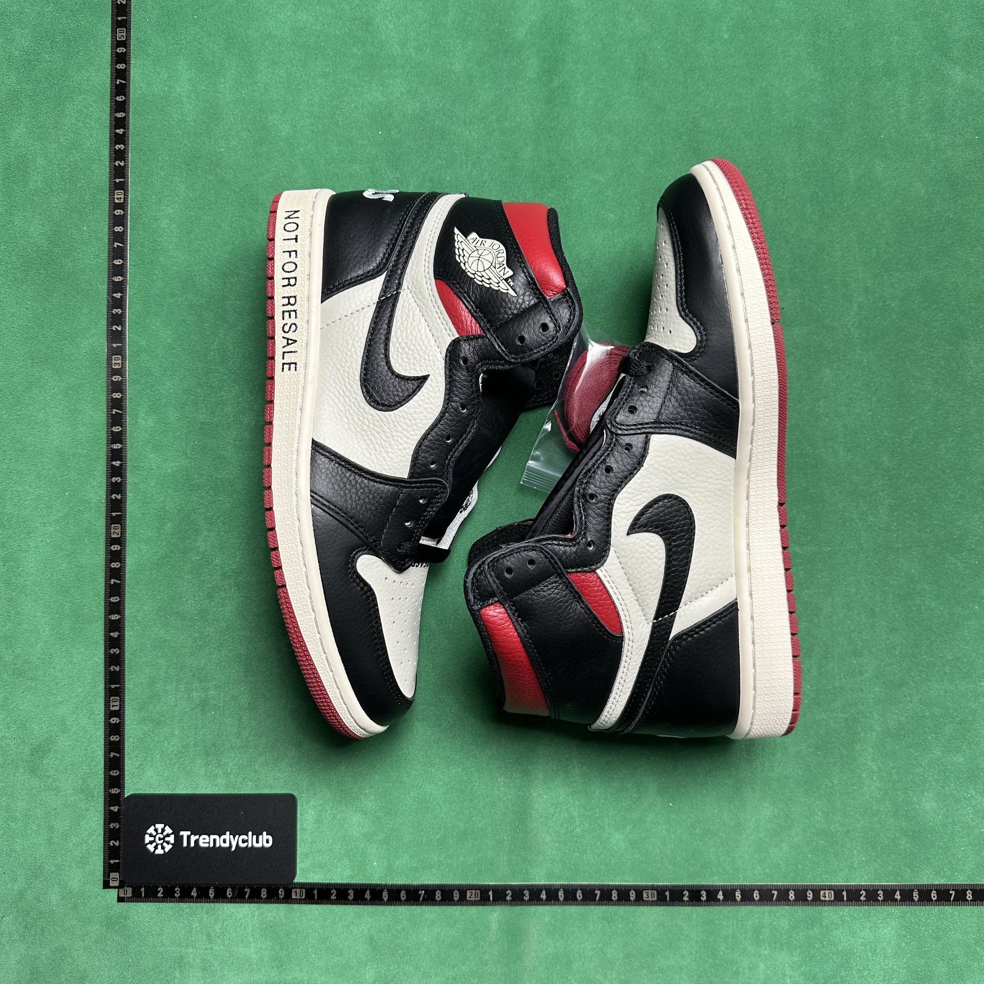 NIKE JORDAN 1 - NOT FOR RESALE