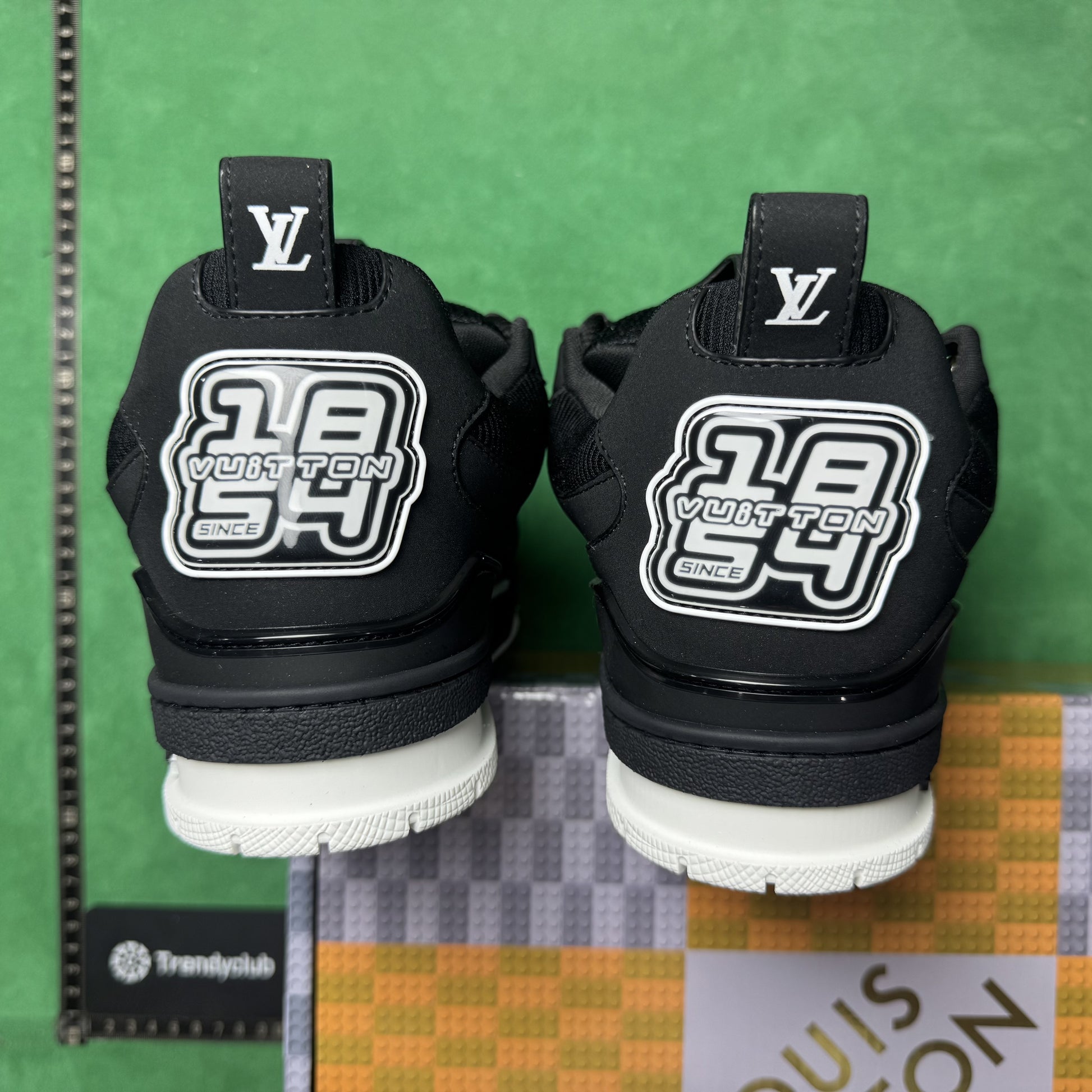 LOUIS VUITTON - LV SKATE