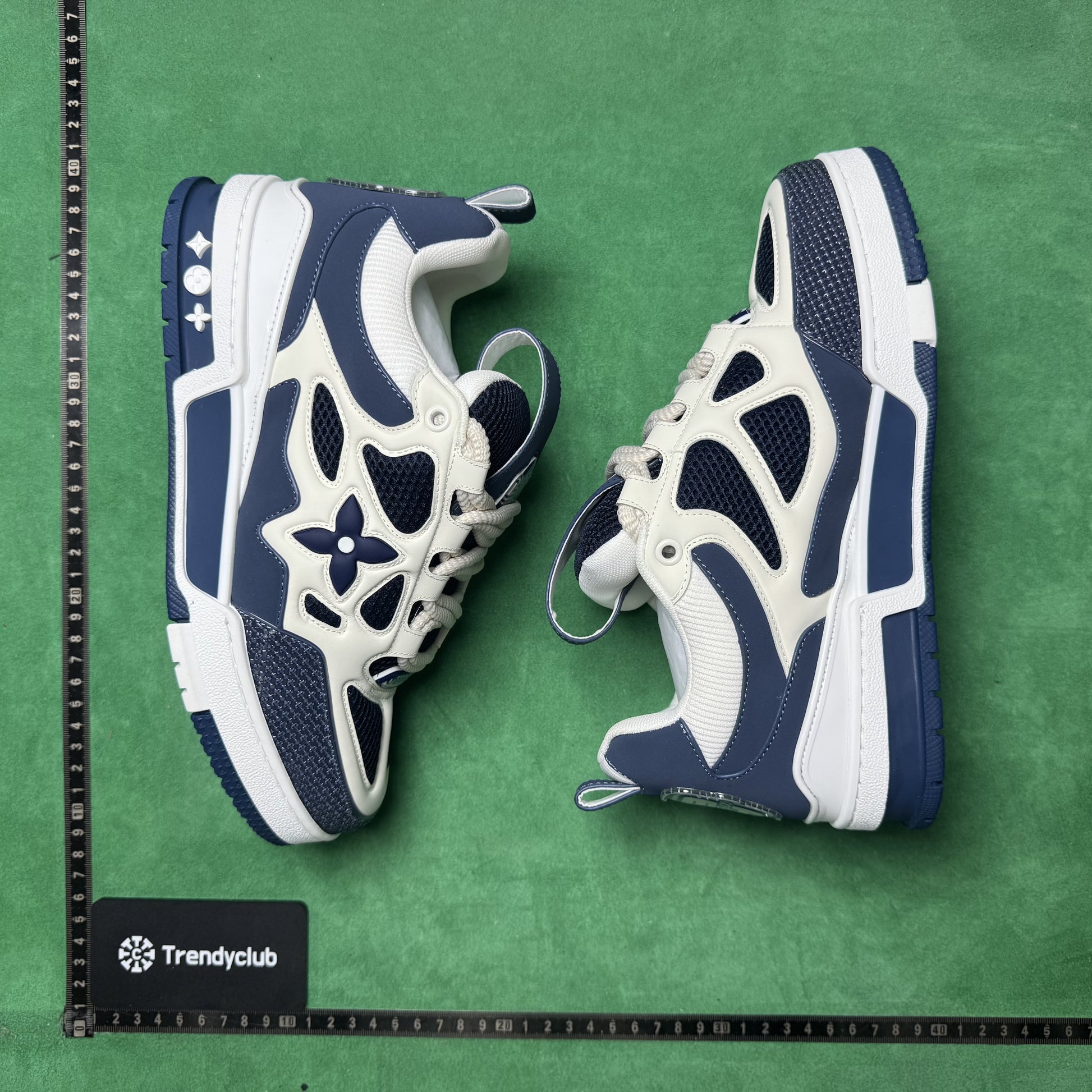 LOUIS VUITTON - LV SKATE