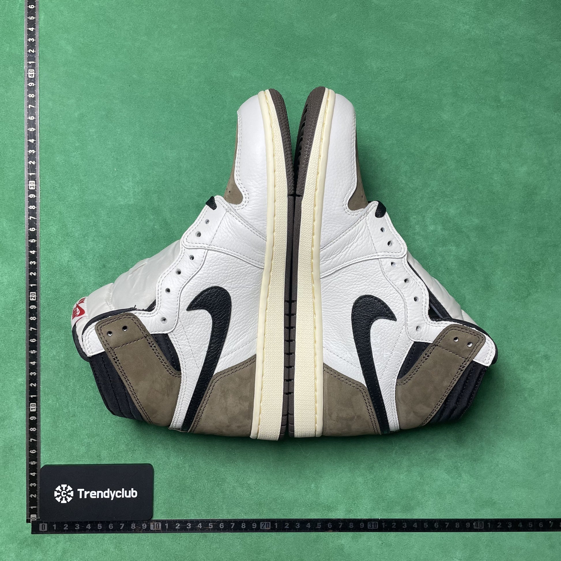 NIKE JORDAN 1 X TRAVIS SCOTT - REVERSE MOCHA