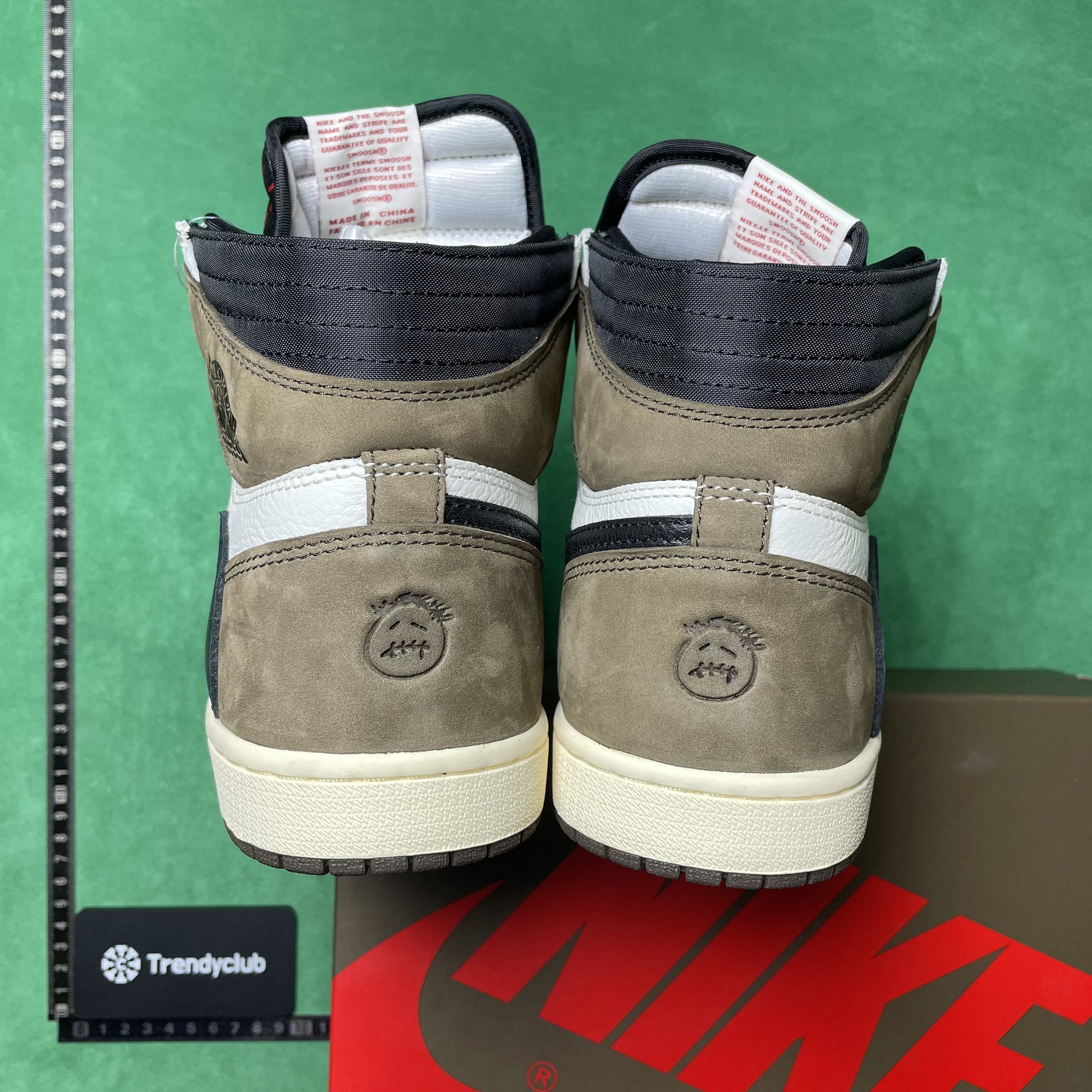 NIKE JORDAN 1 X TRAVIS SCOTT - REVERSE MOCHA