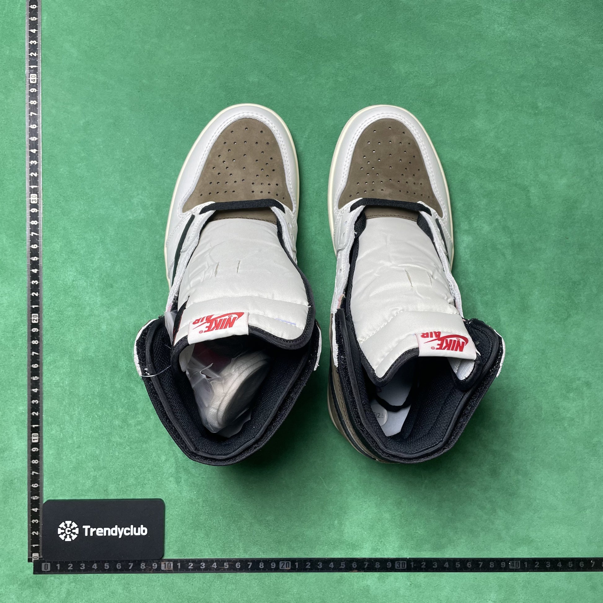 NIKE JORDAN 1 X TRAVIS SCOTT - REVERSE MOCHA