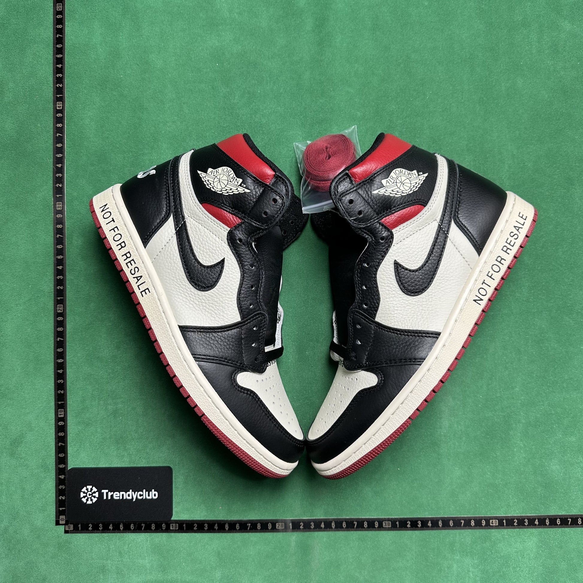 NIKE JORDAN 1 - NOT FOR RESALE